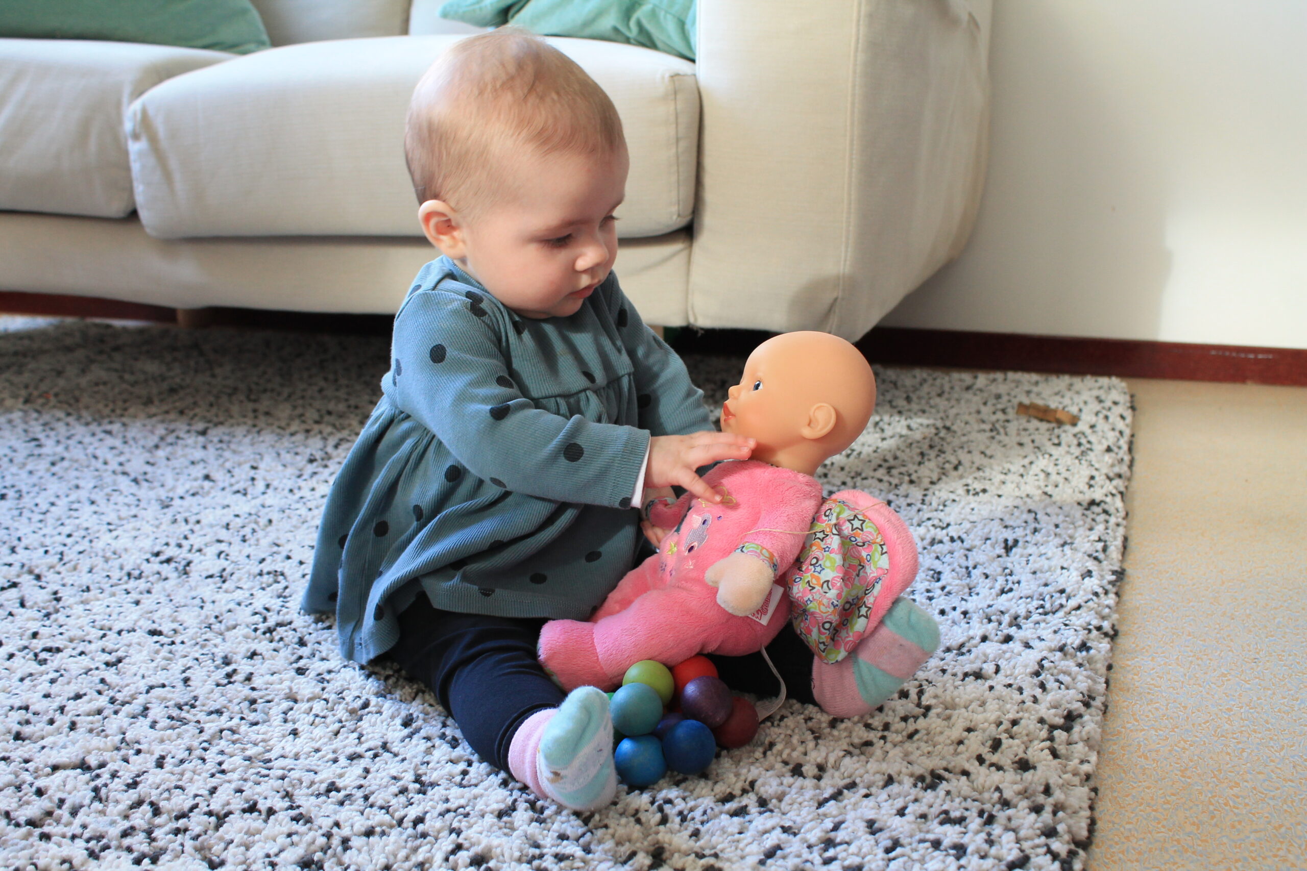 KDV Marken/Beertjes -baby2-sortifykids baby met pop
