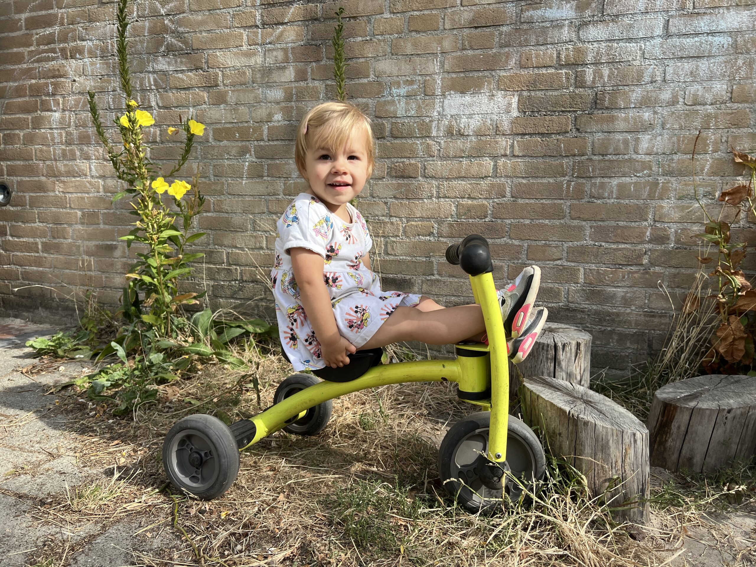 Peuteropvang-Twisters-Purmerend-Noord-Holland kind op loopfiets